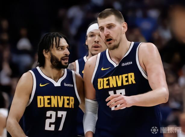 穆雷&约基奇季后赛8次同场至少砍25+5+5，追平乔丹&皮蓬历史第一