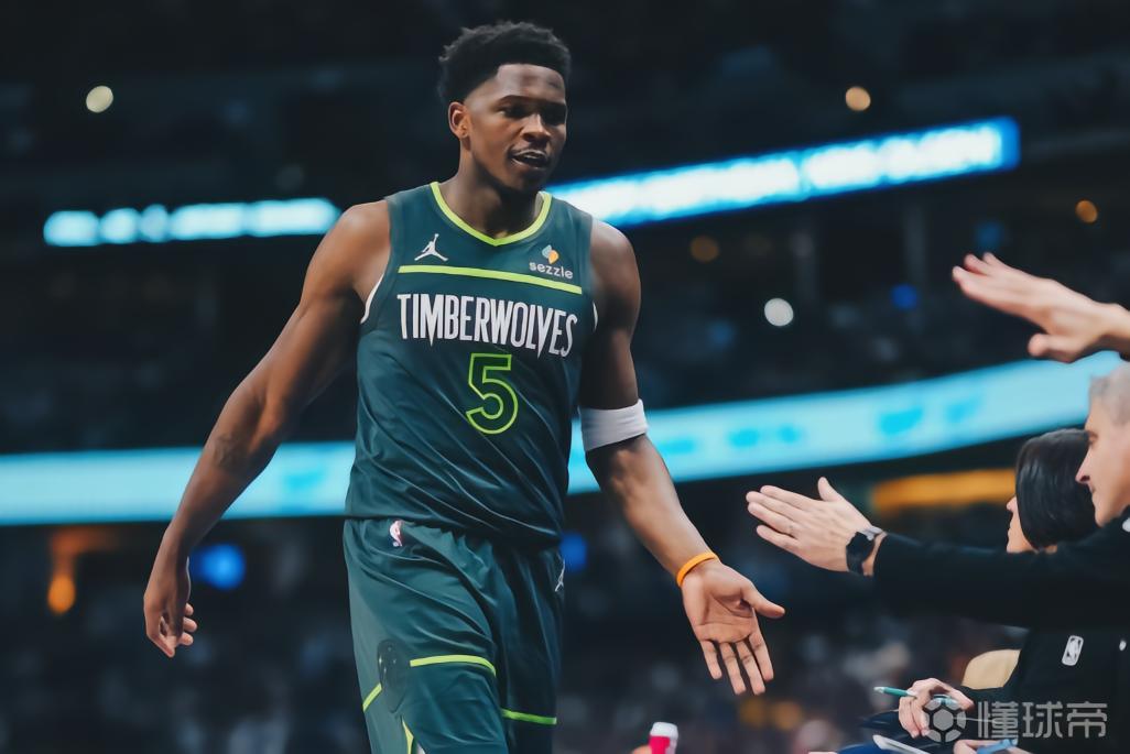 官方：爱德华兹右膝伤病管理，对阵掘金G2的比赛出战成疑